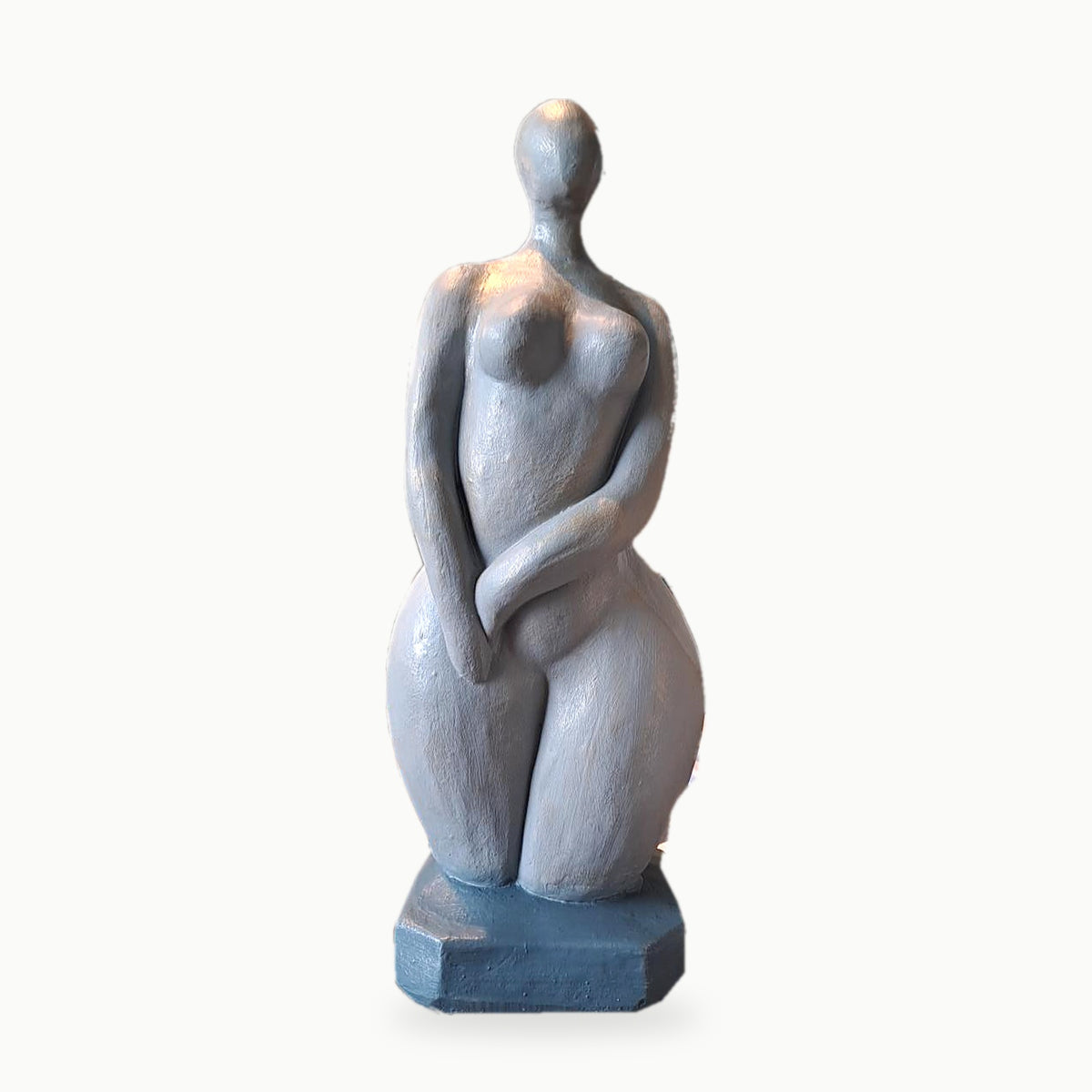 Escultura femenina abstracta